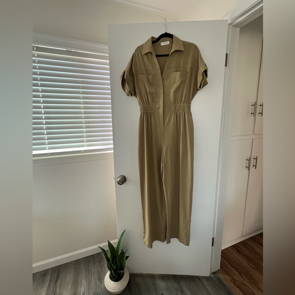 Green Women’s Jumpsuit (size M)